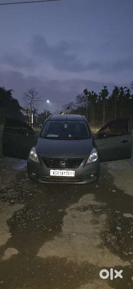 Nissan Sunny 2012 Petrol