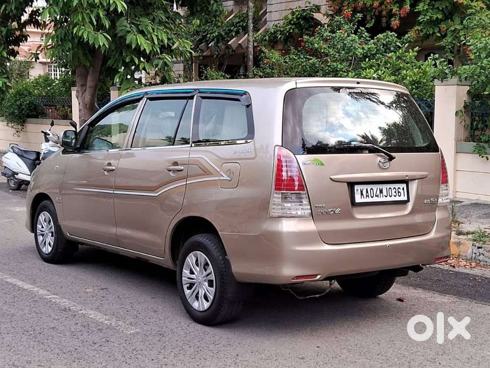 Toyota Innova 2.5 G (diesel) 8 Seater, 2011, Diesel