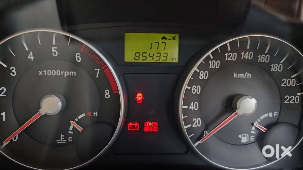 Hyundai Verna 1.6 Vtvt (petrol)