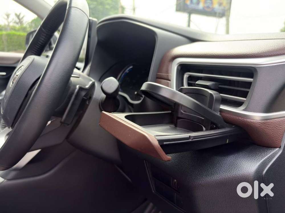 Toyota Innova Hycross 2.0 Vx Hybrid 7 Str, 2025, Petrol