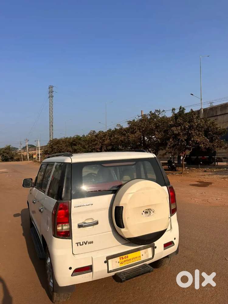 Mahindra Tuv 300