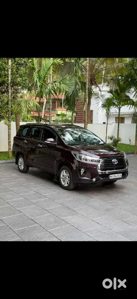 Toyota Innova Crysta 2016 Diesel Well Maintained