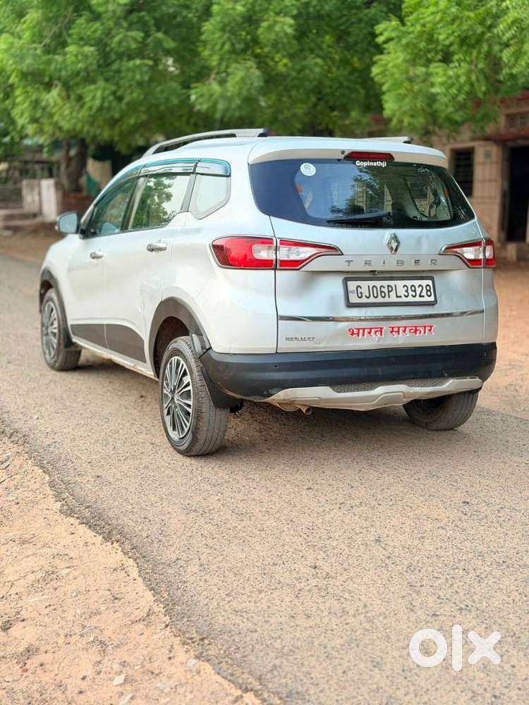 Renault Triber Rxz, 2022, Petrol