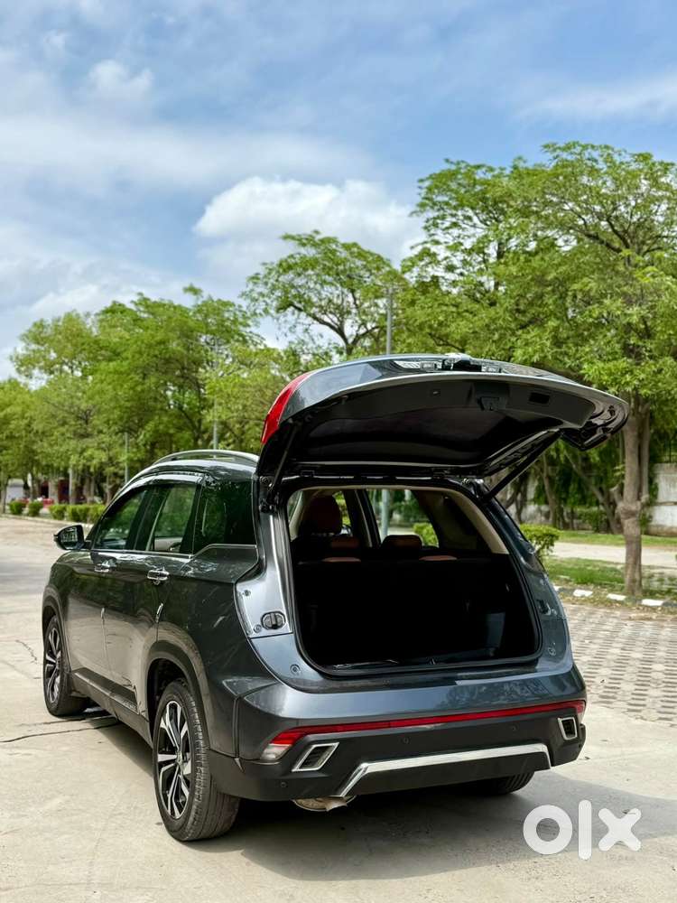 Mg Hector Plus Sharp Pro 1.5 Turbo Petrol Cvt 6 Str Dual Tone, 2023,..