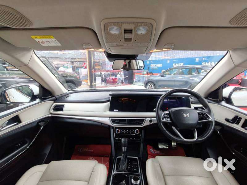 Mahindra Xuv700 2.0 Ax 7 Petrol At Luxury Pack Str, 2022, Petrol