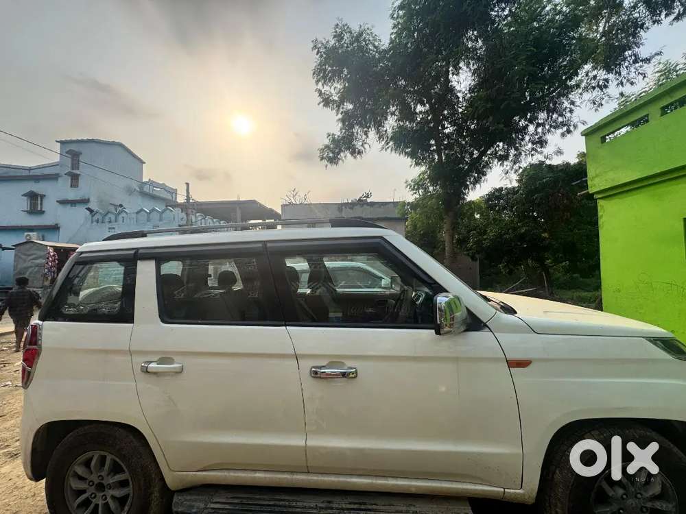 Mahindra Tuv 300 2018