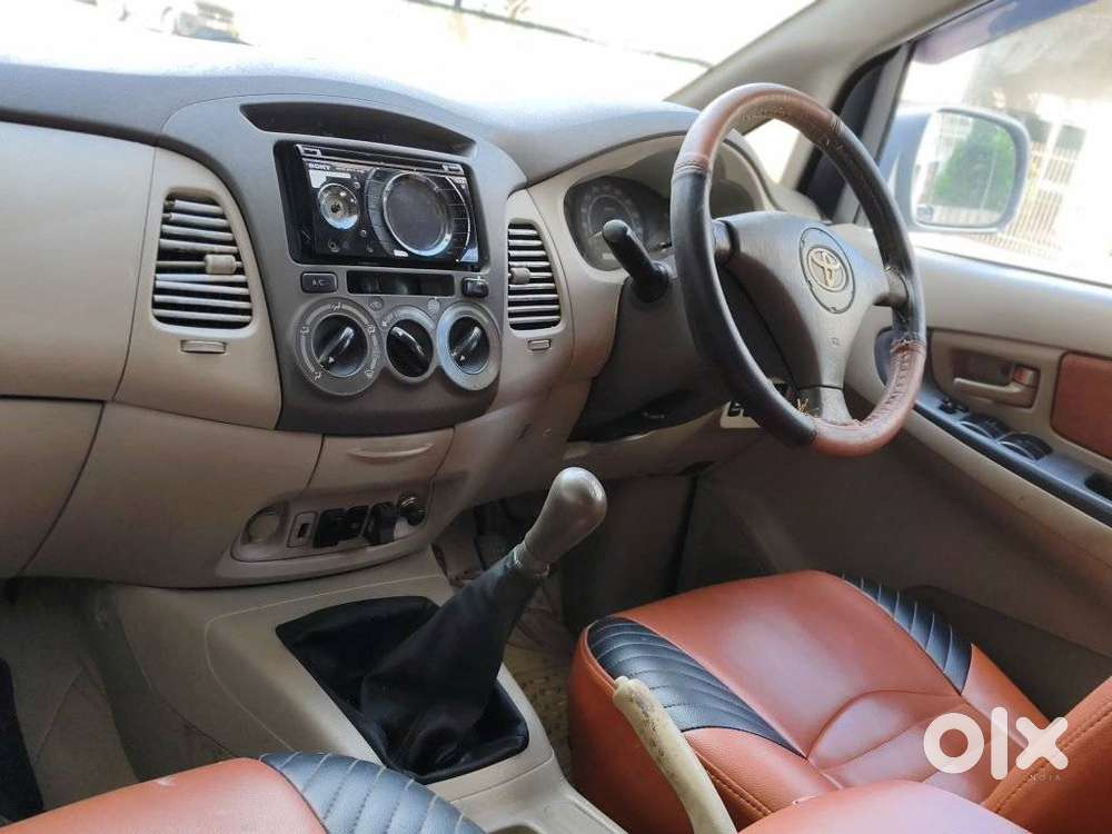 Toyota Innova 2.5 G (diesel) 8 Seater, 2010, Diesel