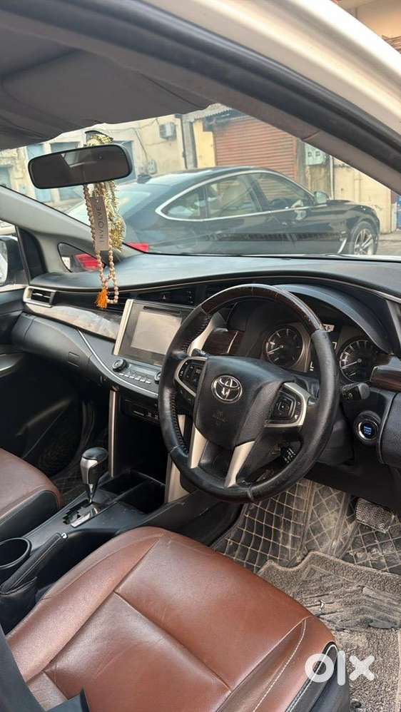 Toyota Innova Crysta 2017 Diesel 85000 Km Driven
