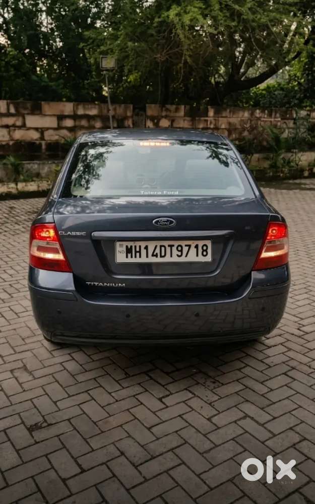 Ford Classic Titanium 2013 Car