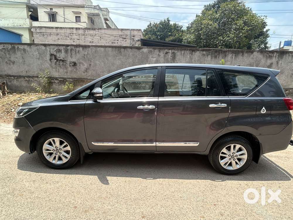 Toyota Innova Crysta 2.4 V 7 Str, 2016, Diesel