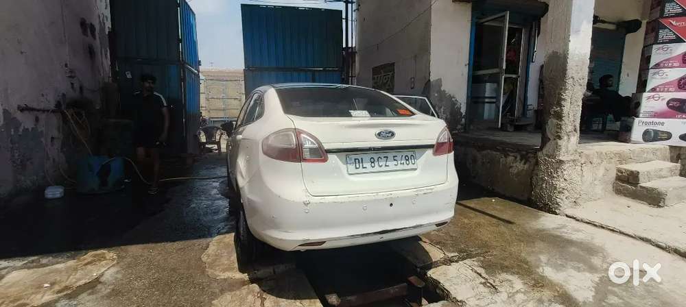 Ford Fiesta 2013 Petrol 64000 Km Driven