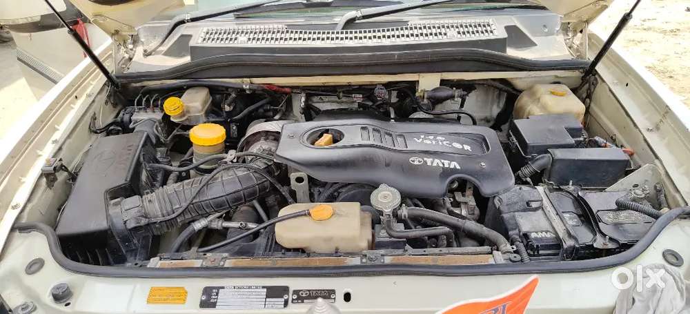 Tata Safari Storme 2015