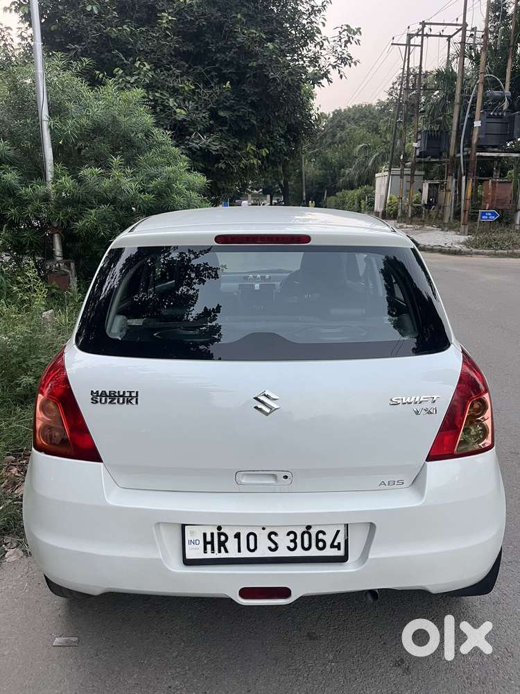 Maruti Suzuki Swift Vxi With Abs, 2011, Petrol