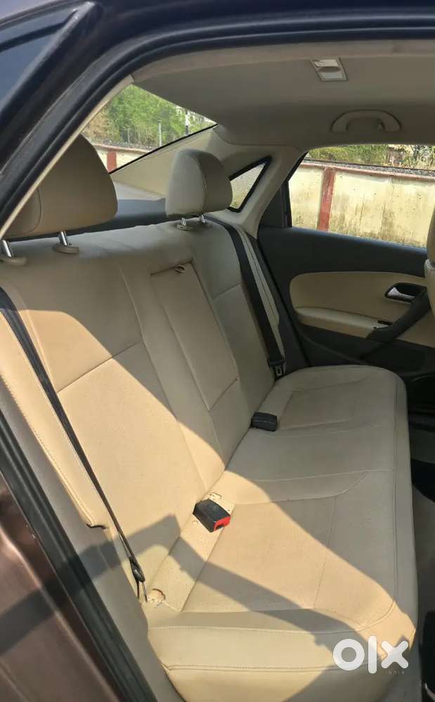 Volkswagen Vento Highline Automatic 2016 Petrol