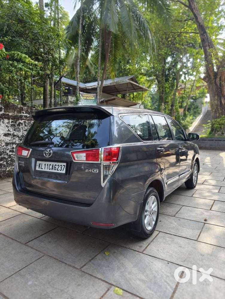 Toyota Innova Crysta 2.4 Gx Mt 8s, 2016, Diesel