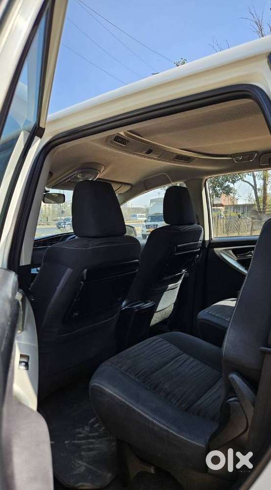 Toyota Innova Crysta 2.4 V, 2016, Diesel