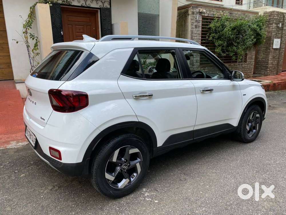 Hyundai Venue 1.0 Sx (o) Turbo Dct, 2022, Petrol