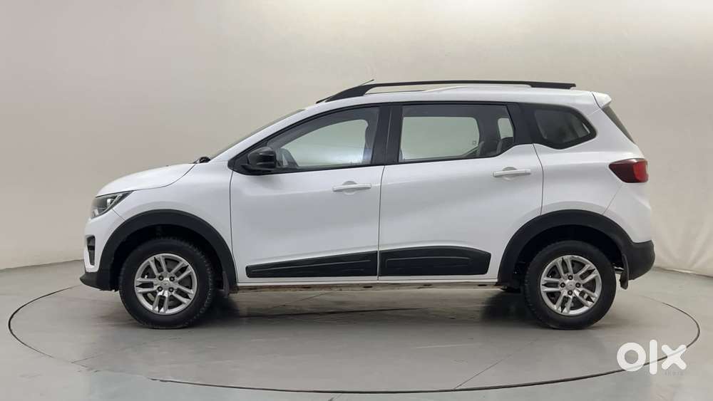 Renault Triber Rxt, 2022, Petrol