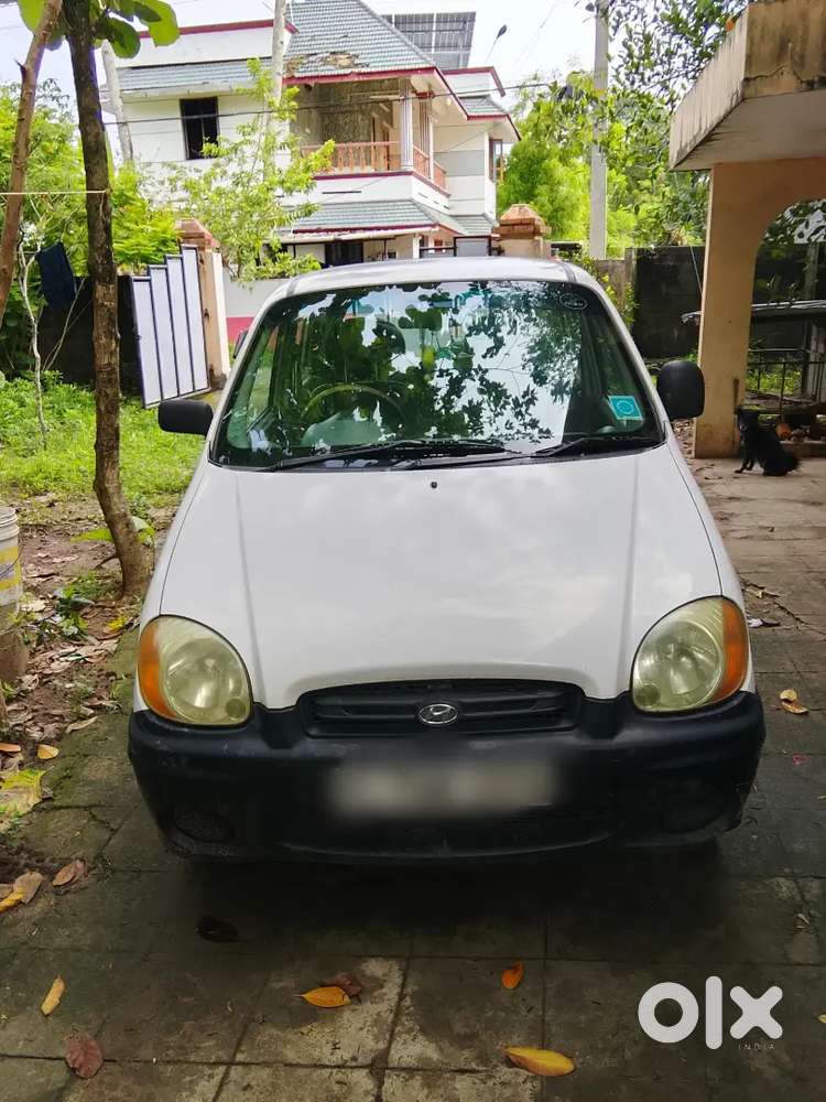 Hyundai Santro 2003, കഴിഞ്ഞ 13 വർഷങ്ങളായി ഡോക്ടറുടെ ഉപയോഗത്തിലുള്ളത്.