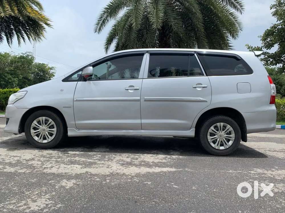 Toyota Innova 2012 Model Argent Sale Very Good Condition