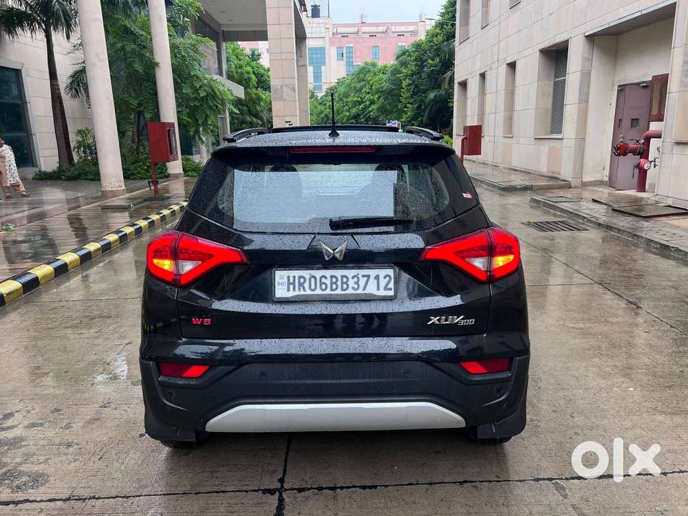 Mahindra Xuv300 W8, 2022, Petrol