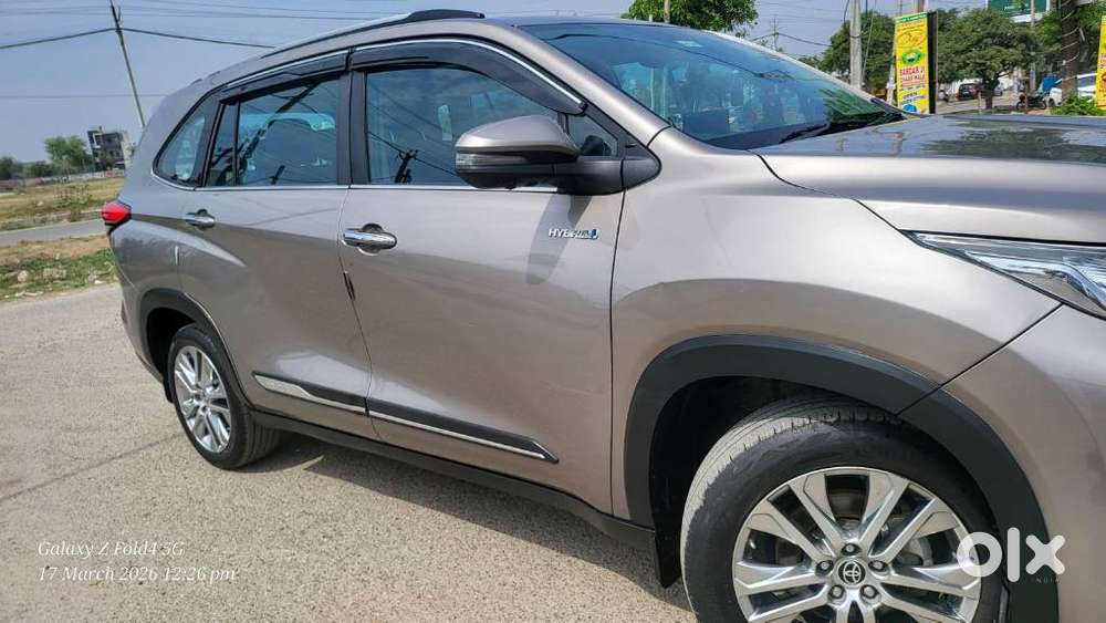 Toyota Innova Hycross 2.0 Zx (o) Hybrid 7 Str, 2024, Electric