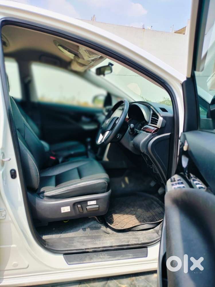 Toyota Innova Crysta 2.4 Zx Mt, 2024, Diesel