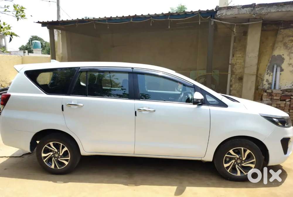 Toyota Innova Crysta 2022 Petrol 30000 Km Driven