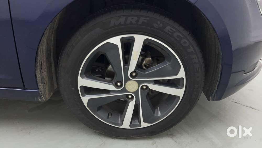 Tata Altroz Xz Plus (s), 2023, Petrol