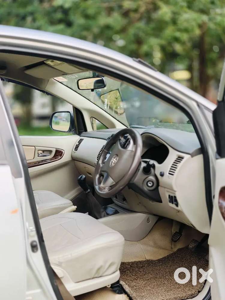 Toyota Innova 2.5 V 2014 Reregistered