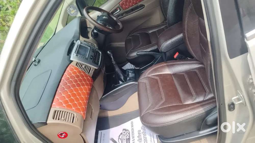 Toyota Innova 2015