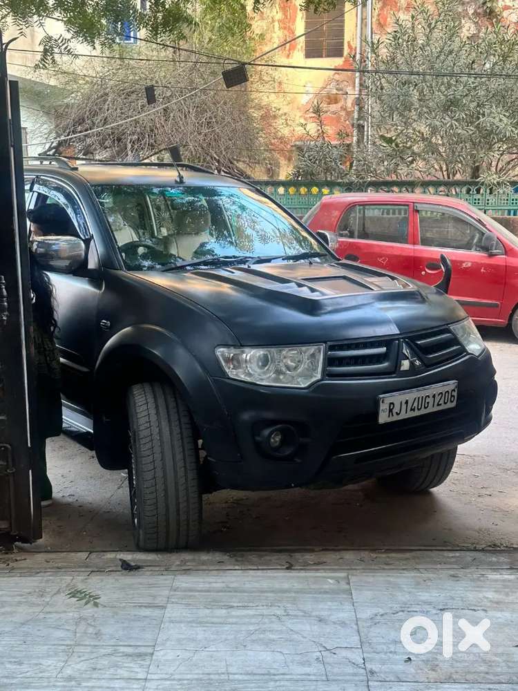 Mitsubishi Pajero Sport 2015 Diesel Well Maintained
