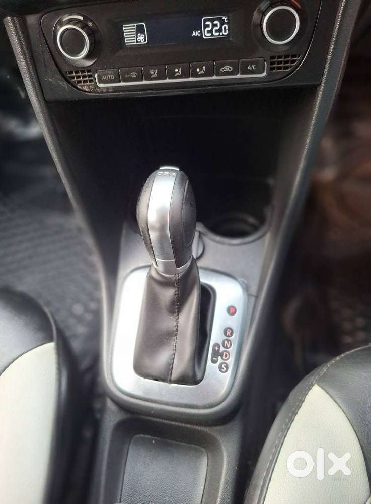 Volkswagen Vento 1.2 Tsi Comfortline At, 2016