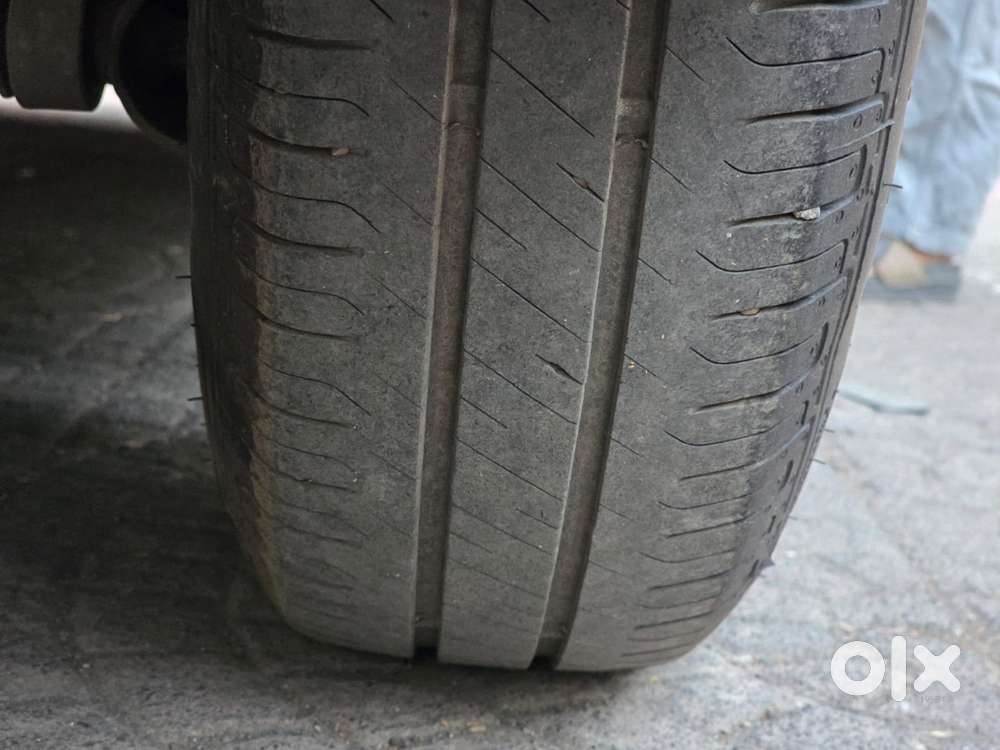 Maruti Suzuki Swift Dzire 1.2 Zxi Bsiv, 2011, Petrol