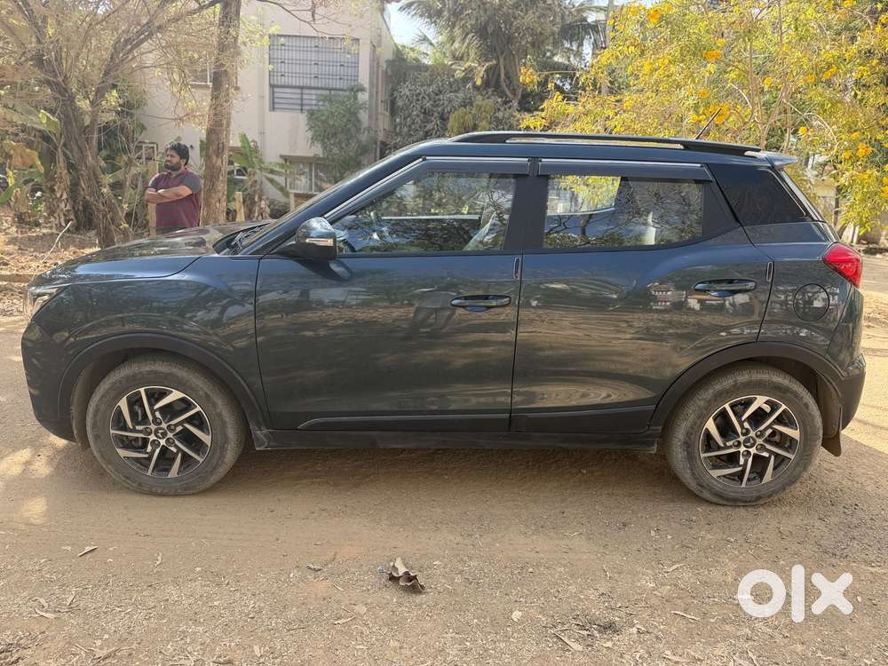 Mahindra Xuv300 1.2 W8 (o) Amt Petrol, 2023, Petrol