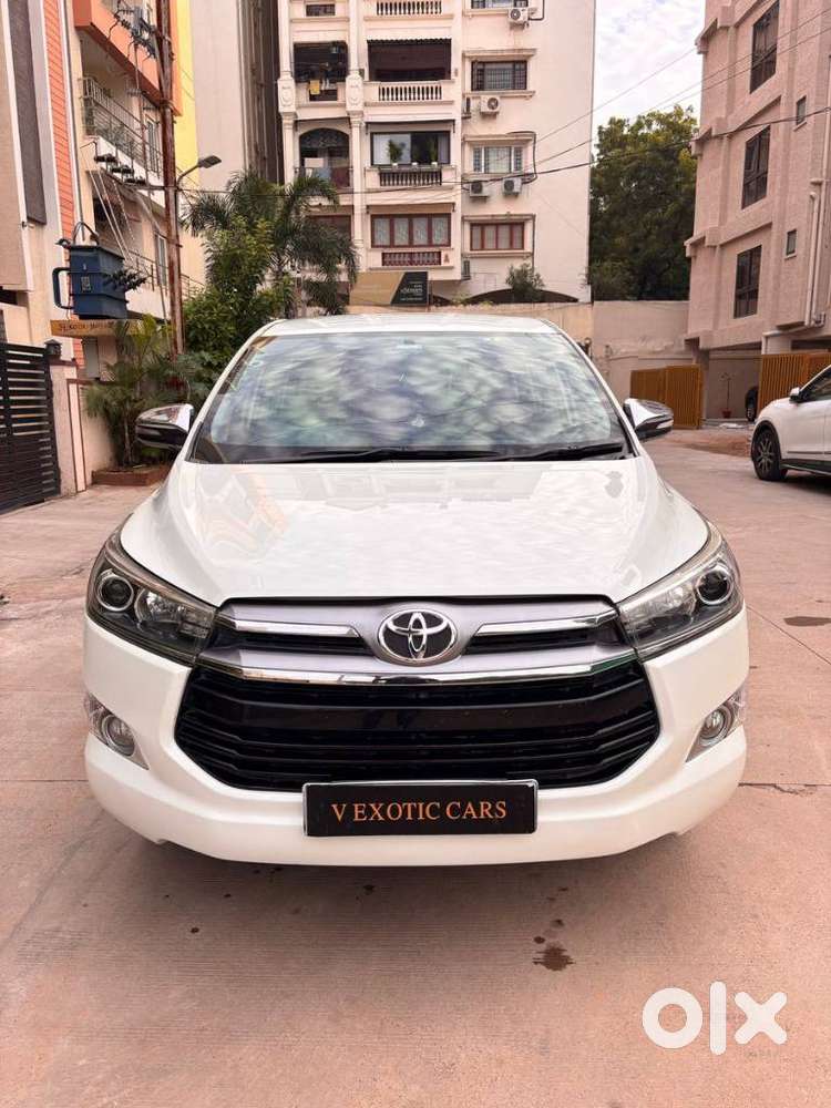 Toyota Innova Crysta 2.8z Automatic, 2016, Diesel