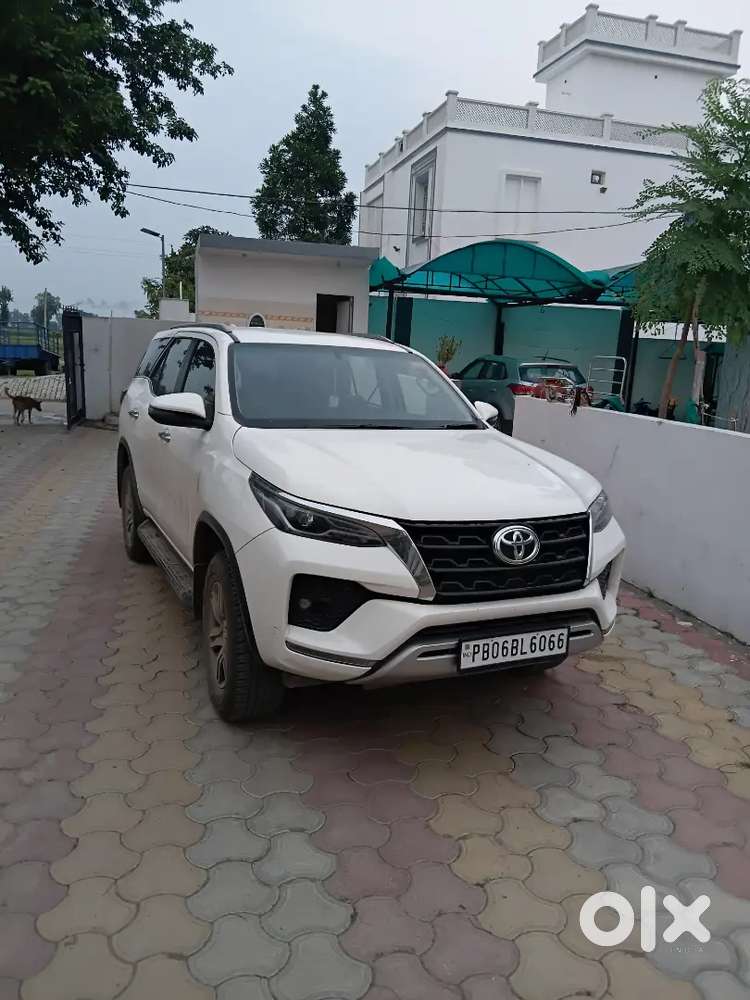 Toyota Fortuner April 2025 Diesel 15000 Km Driven