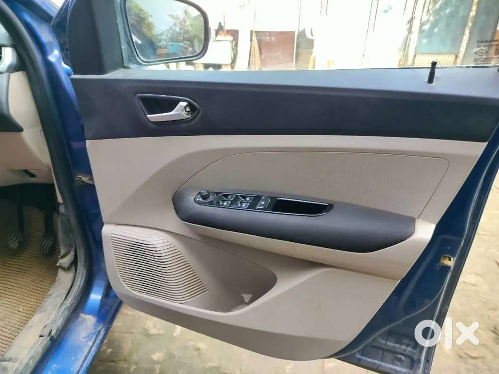 Renault  Triber 4 Naya New Battery Side Mirror Tuta Hua Hai Bus