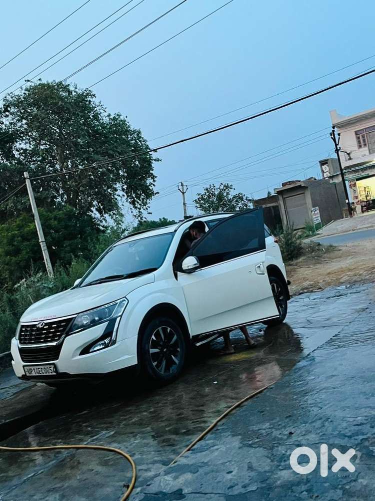 Mahindra Xuv500 W11 Manual  Sunroof  Pristine Condition & Power
