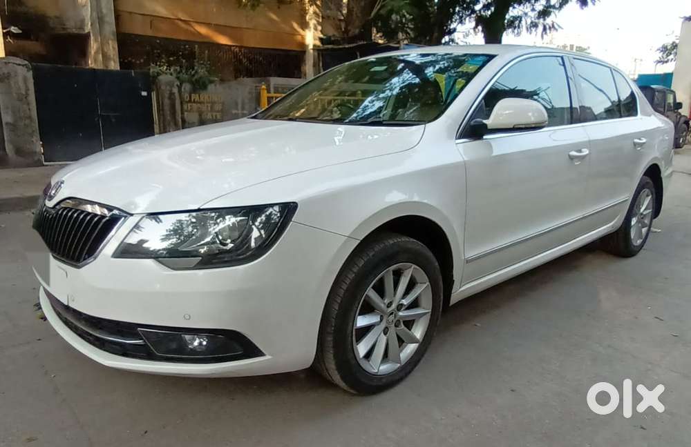 Skoda Superb Elegance Tdi 2.0 At, 2015, Diesel