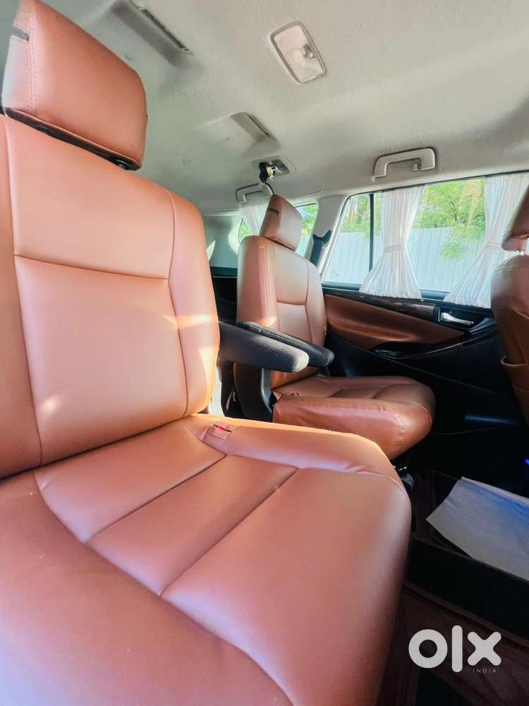 Toyota Innova Crysta 2.8 Gx At, 2016, Petrol