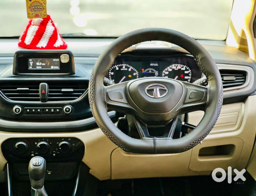 Tata Altroz 1.2 Xe, 2022, Petrol
