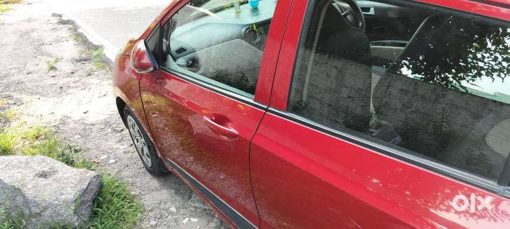 Hyundai Grand I10 2018 Petrol 27407 Km Driven