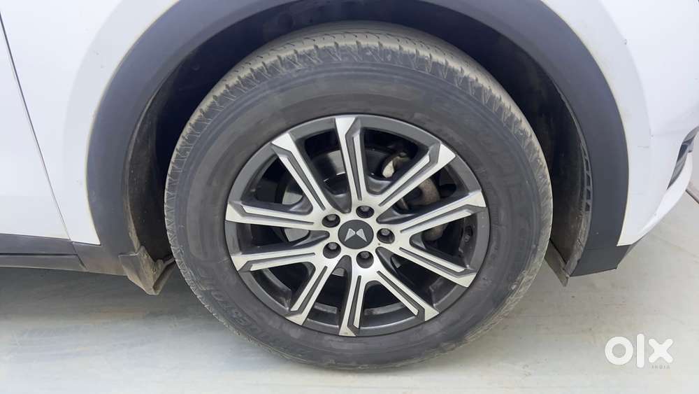 Mahindra Xuv700 2.0 Ax 7 Petrol At Luxury Pack Str, 2022, Petrol