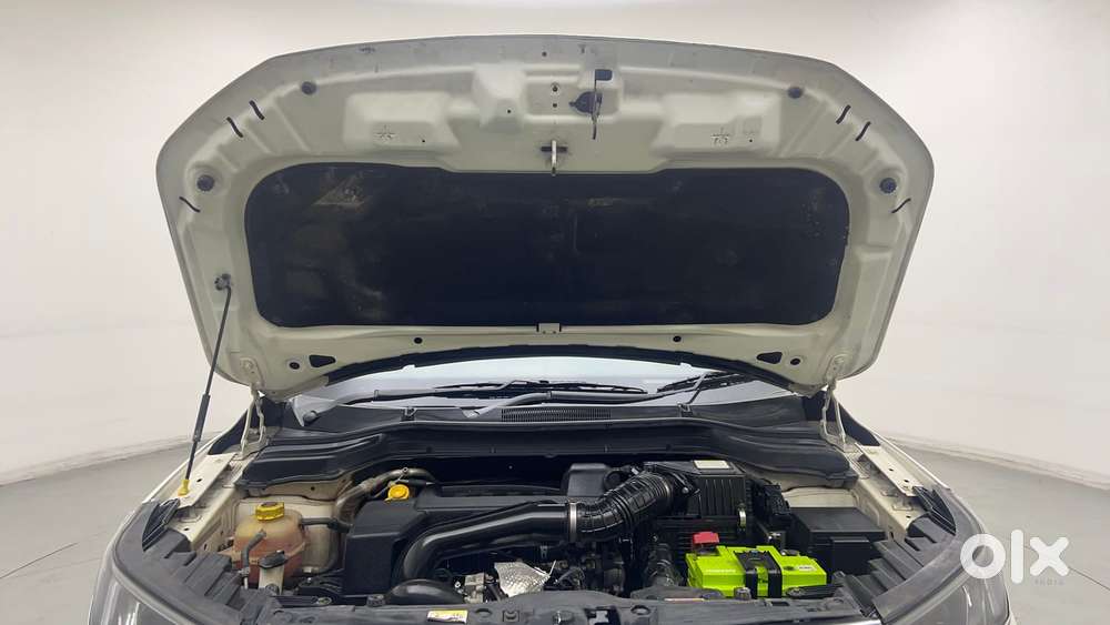Mahindra Xuv300 W8 (o) 1.5 Diesel Amt, 2022, Diesel
