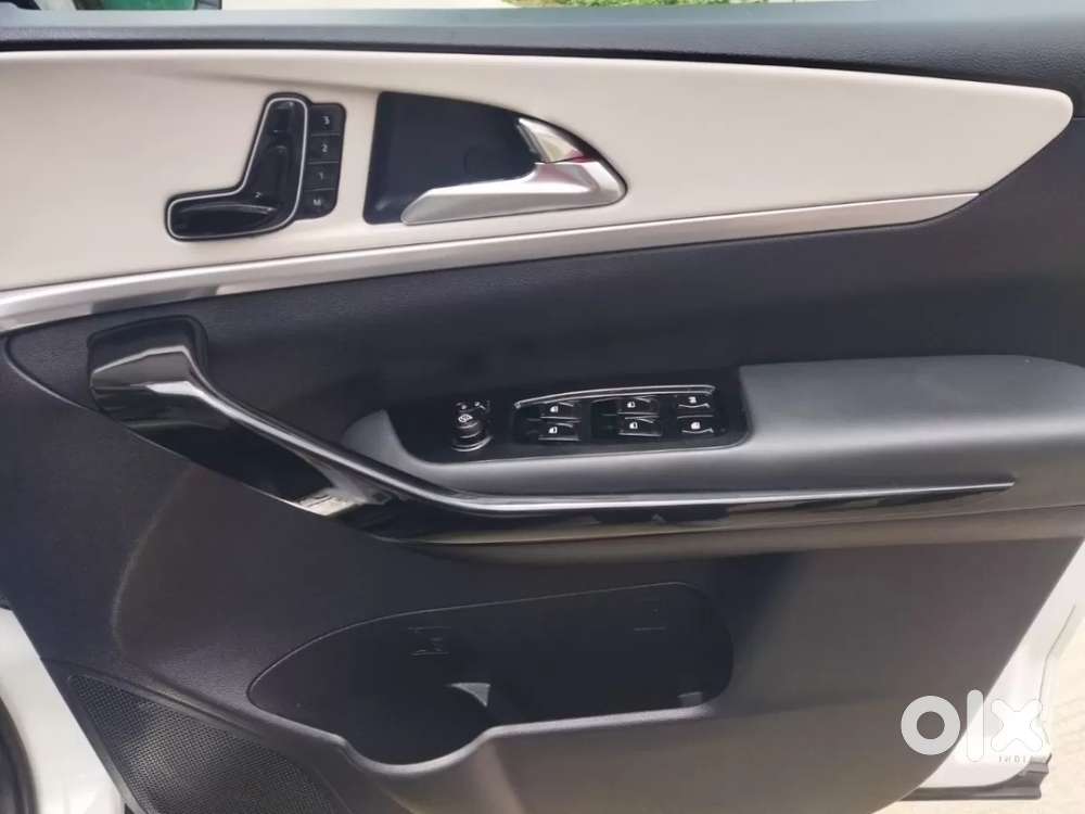 Mahindra Xuv700, 2022, Diesel