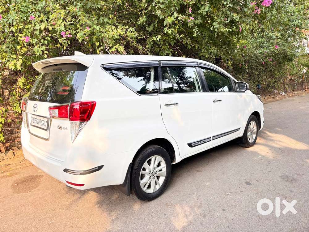Toyota Innova Crysta 2.4 Vx Mt 8s, 2017, Diesel