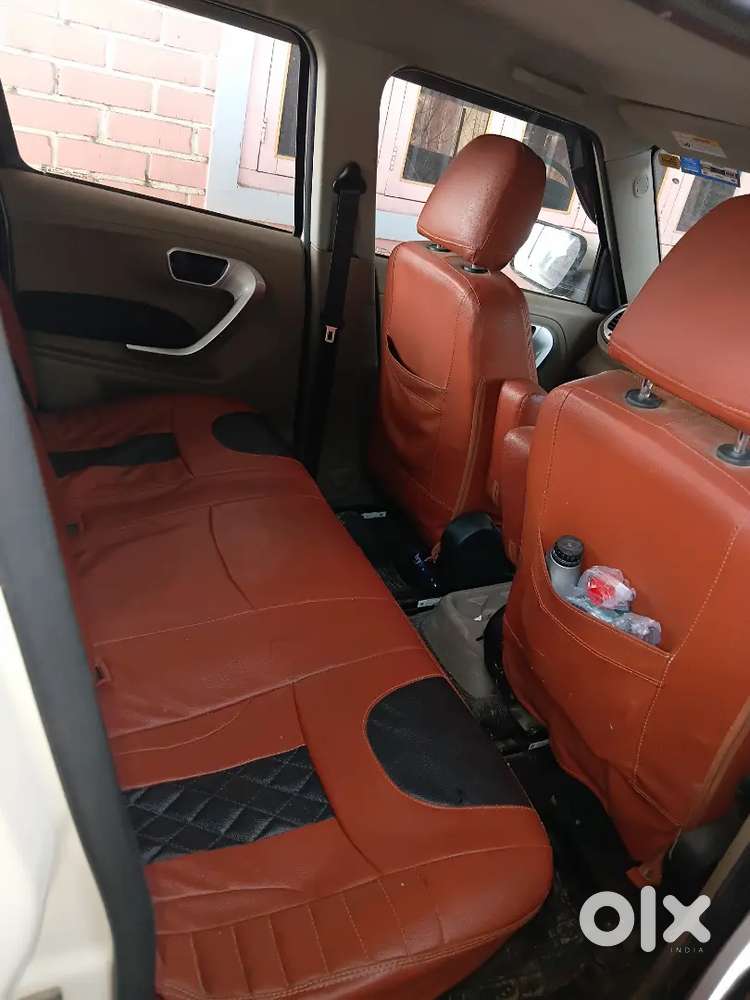 Mahindra Tuv 300 Plus 2019