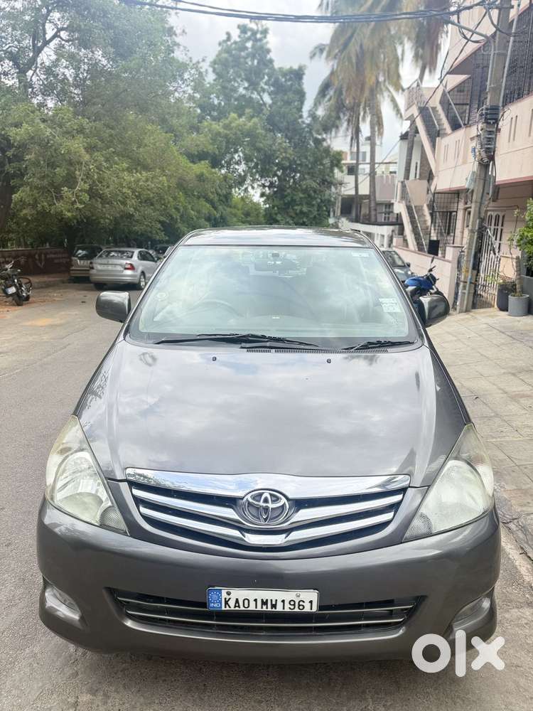 Toyota Innova 2.5 V 7 Str, 2011, Diesel