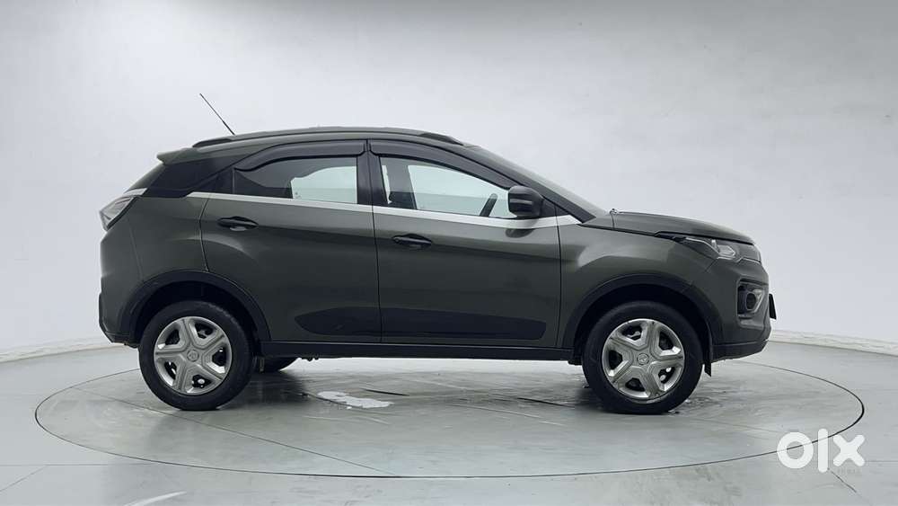 Tata Nexon 1.2 Revotron Xma Amt (s), 2022, Petrol